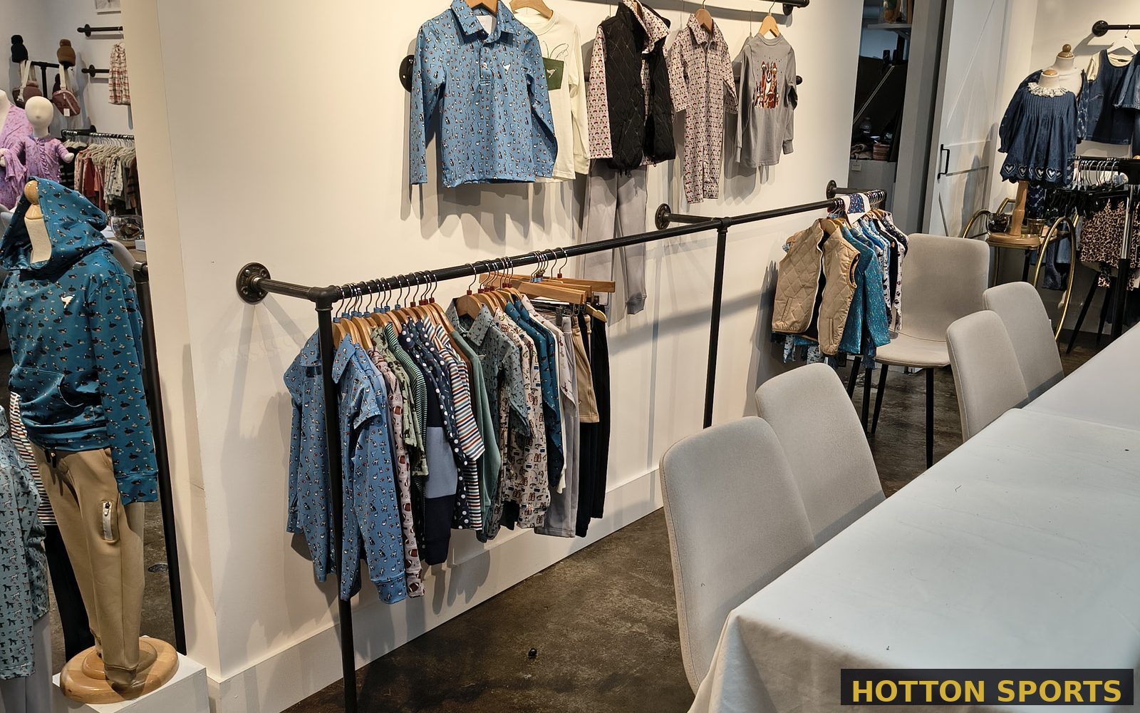 Studio-shop installation